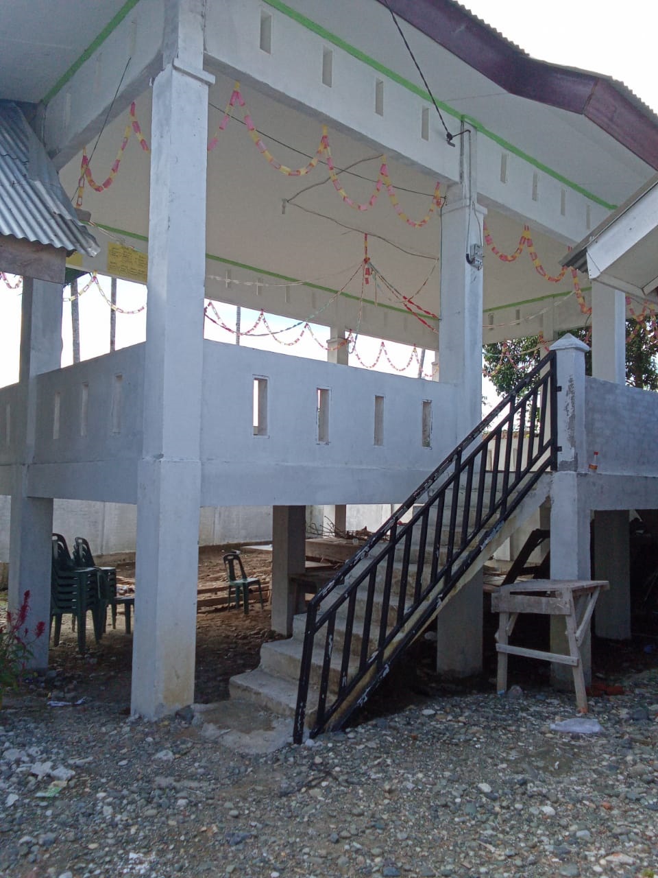 bale tempat mengaji remaja dan anak-anak sekaligus tempat musyawarah gampong